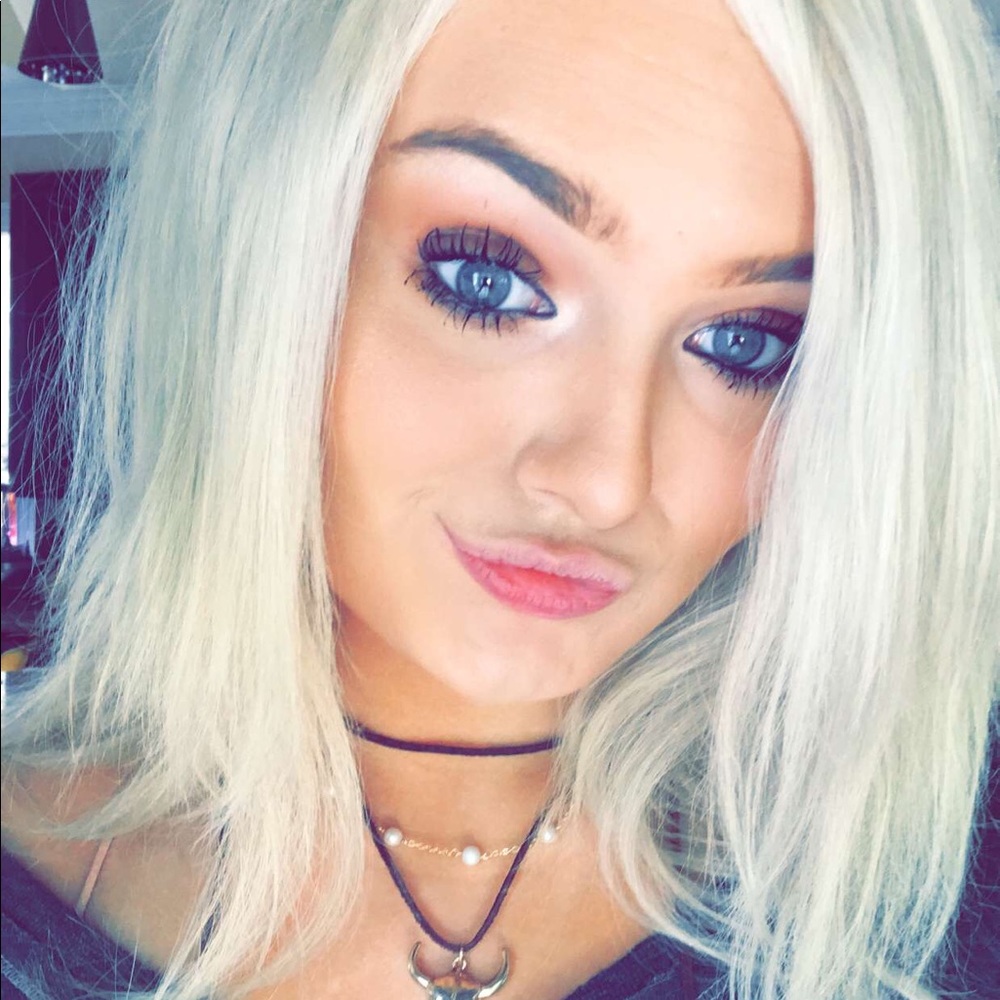 Meet your Posher, Emilie